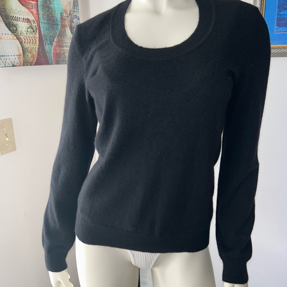 Prive women’s Black Round Scoop Neck 100% Cashmere pullover Sweater size M